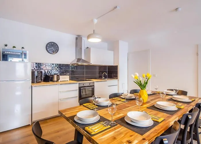 Appartement 3 Bedroom In Great Location *